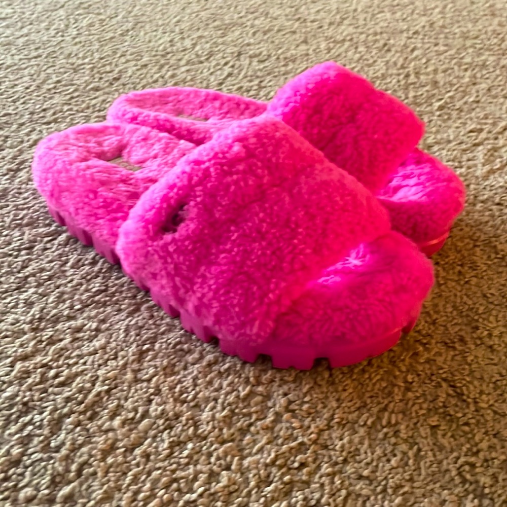 UGG Cozetta Curly Slippers